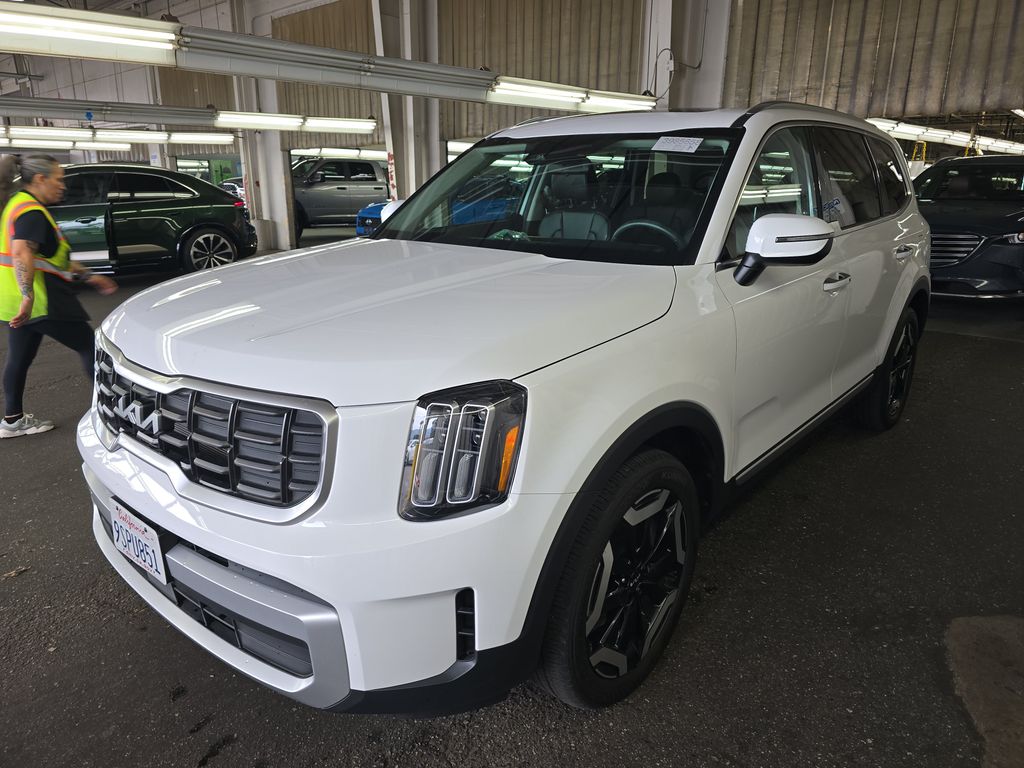 2025 Kia Telluride S photo