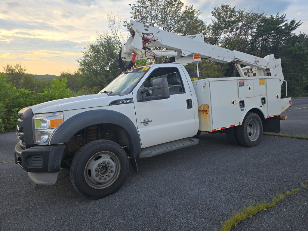 2013 Ford F-550 XL photo