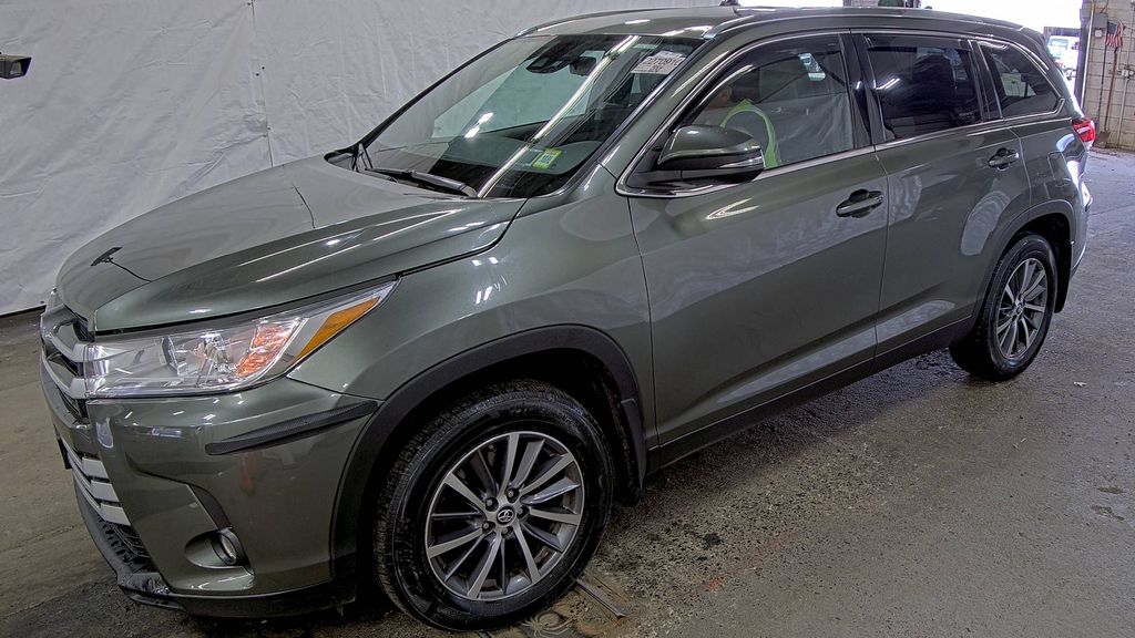 2019 Toyota Highlander XLE photo