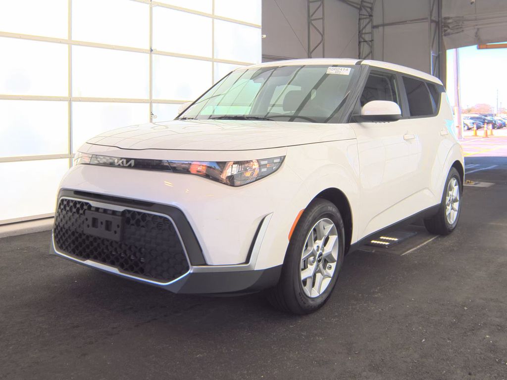 2025 Kia Soul LX photo