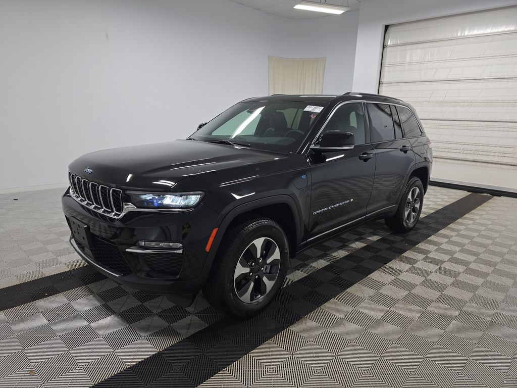 2025 Jeep Grand Cherokee photo