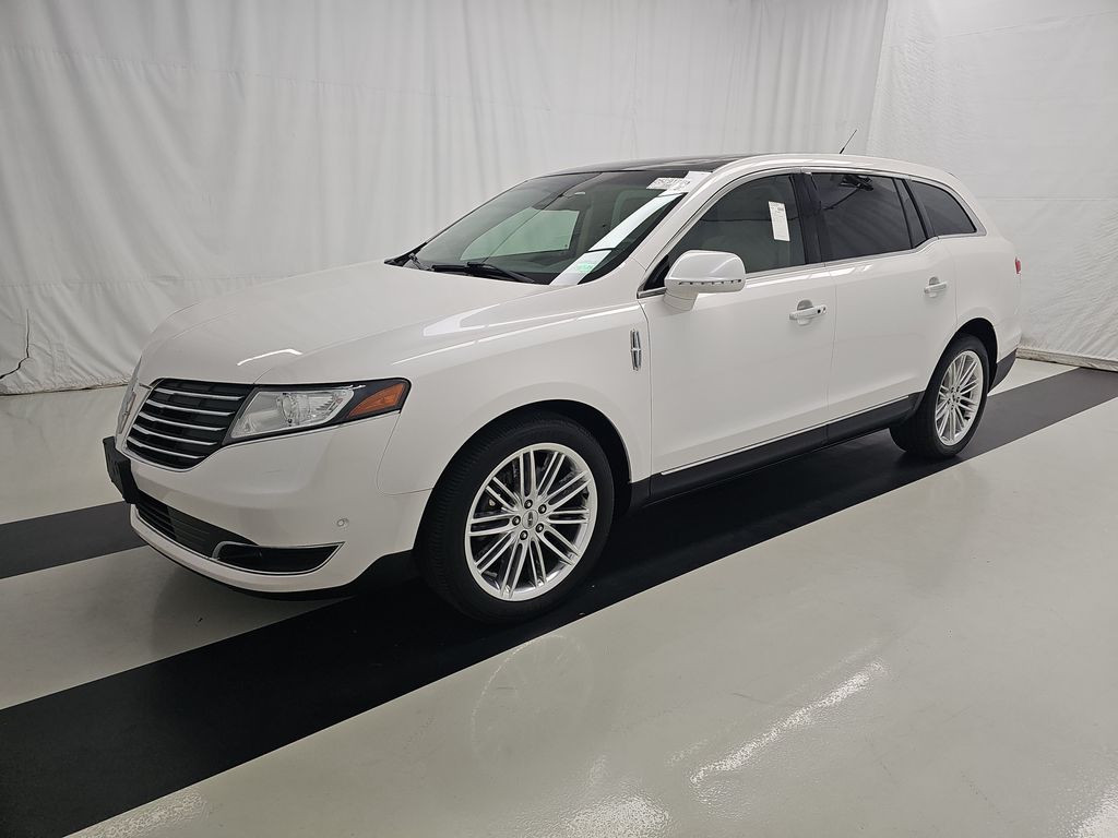 2019 Lincoln MKT Reserve photo