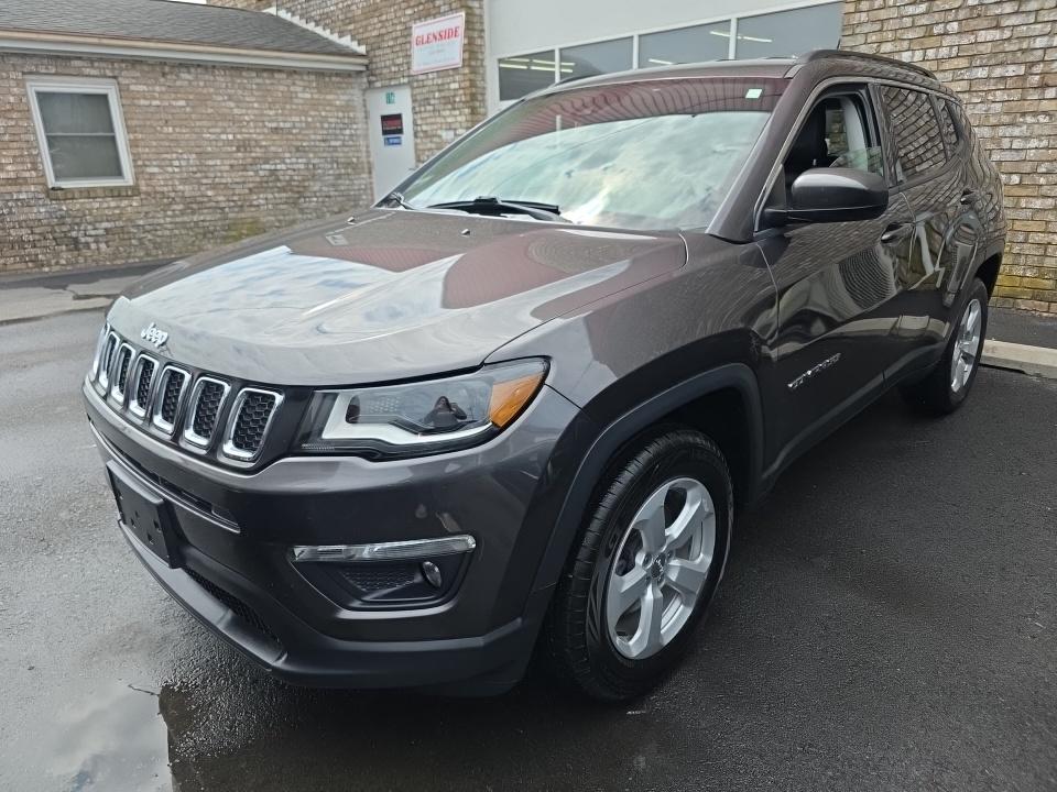 2017 Jeep Compass Latitude photo