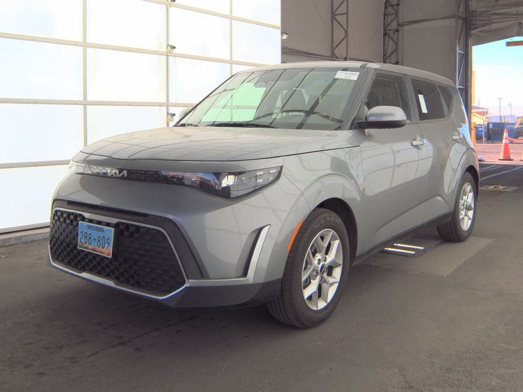 2025 Kia Soul LX photo