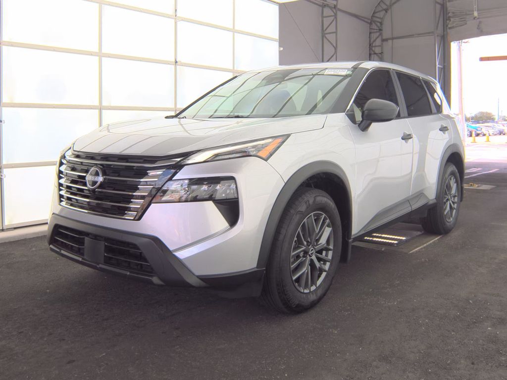 2025 Nissan Rogue S photo