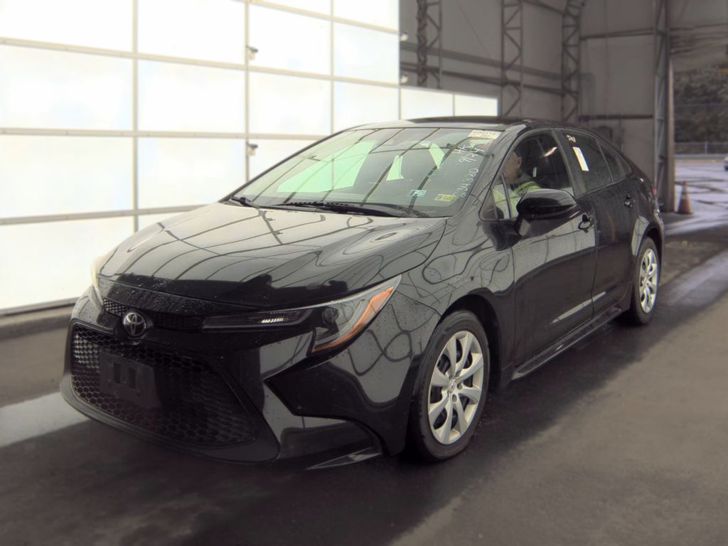 2021 Toyota Corolla LE photo