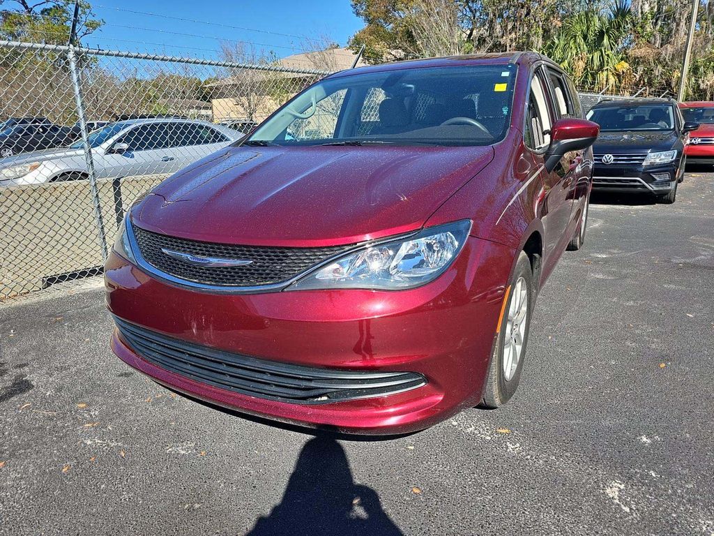 2017 Chrysler Pacifica Touring photo