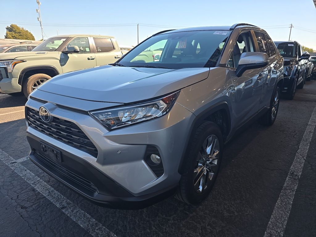 2021 Toyota RAV4 XLE Premiu photo