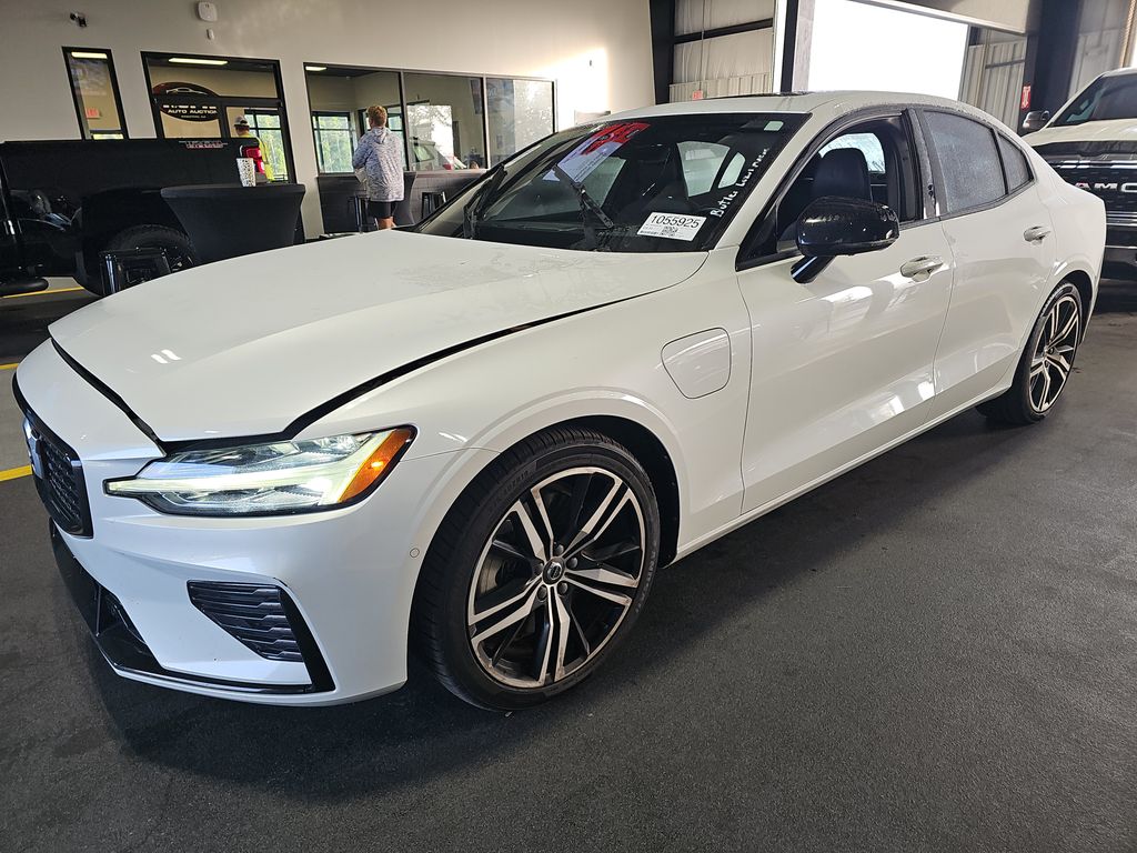 2021 Volvo S60 R-Design photo