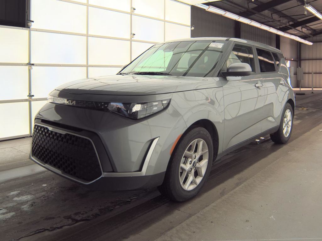 2025 Kia Soul LX photo