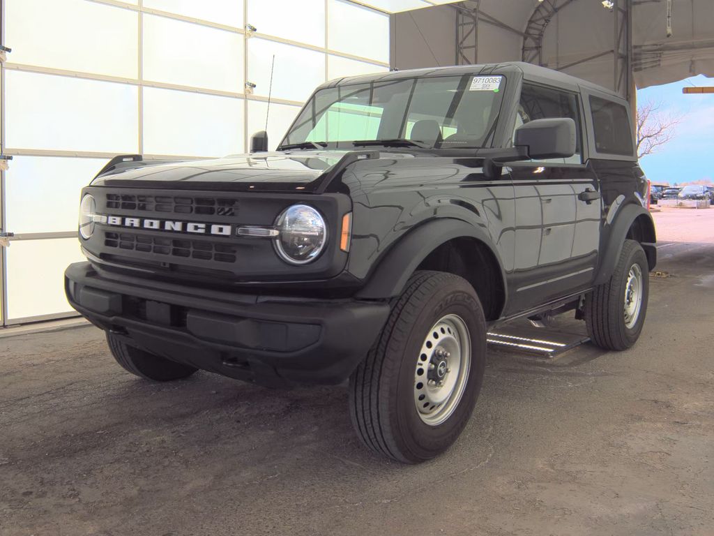 2025 Ford Bronco Base photo