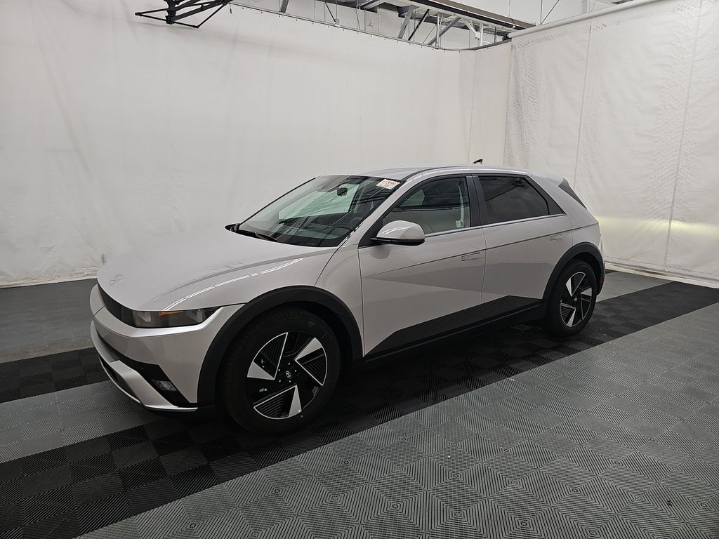 2025 Hyundai Ioniq 5 SE photo