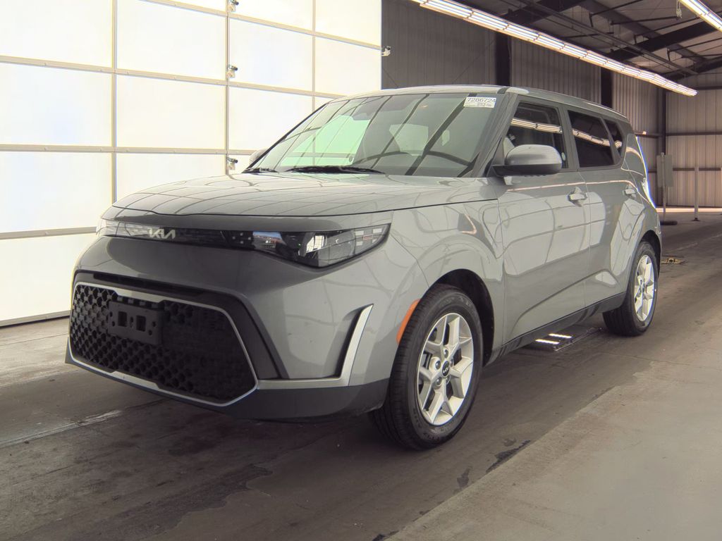 2025 Kia Soul LX photo