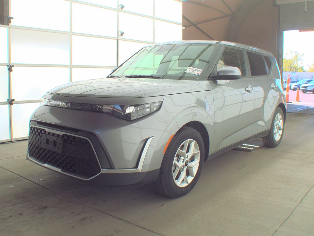 2025 Kia Soul LX photo