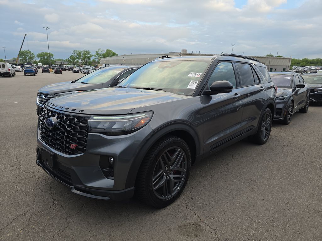 2025 Ford Explorer ST photo
