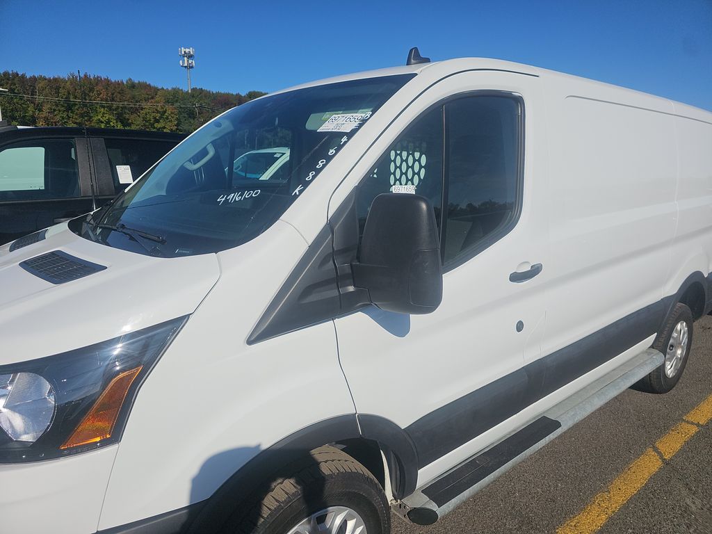 2025 Ford T250 Cargo photo