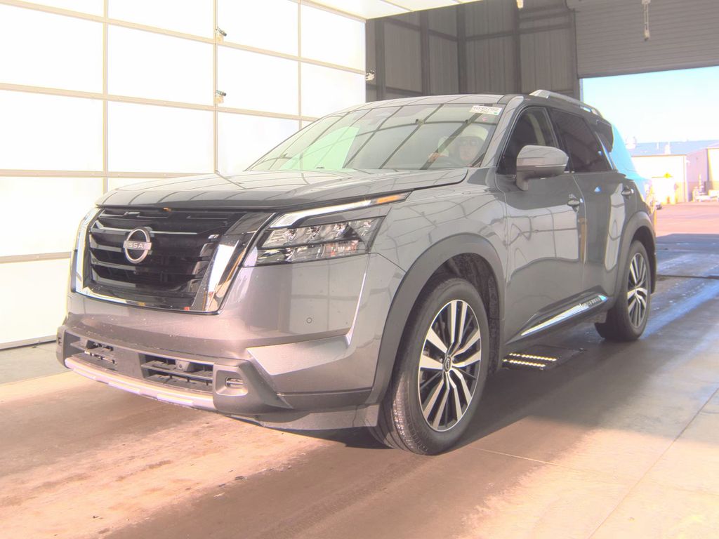 2025 Nissan Pathfinder Platinum photo