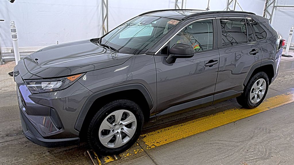 2021 Toyota RAV4 LE photo