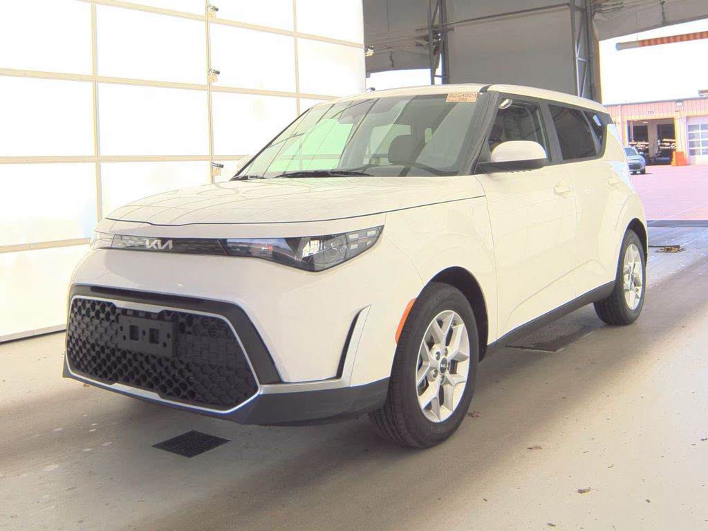 2025 Kia Soul LX photo
