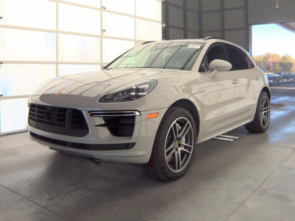 2021 Porsche Macan Turbo photo