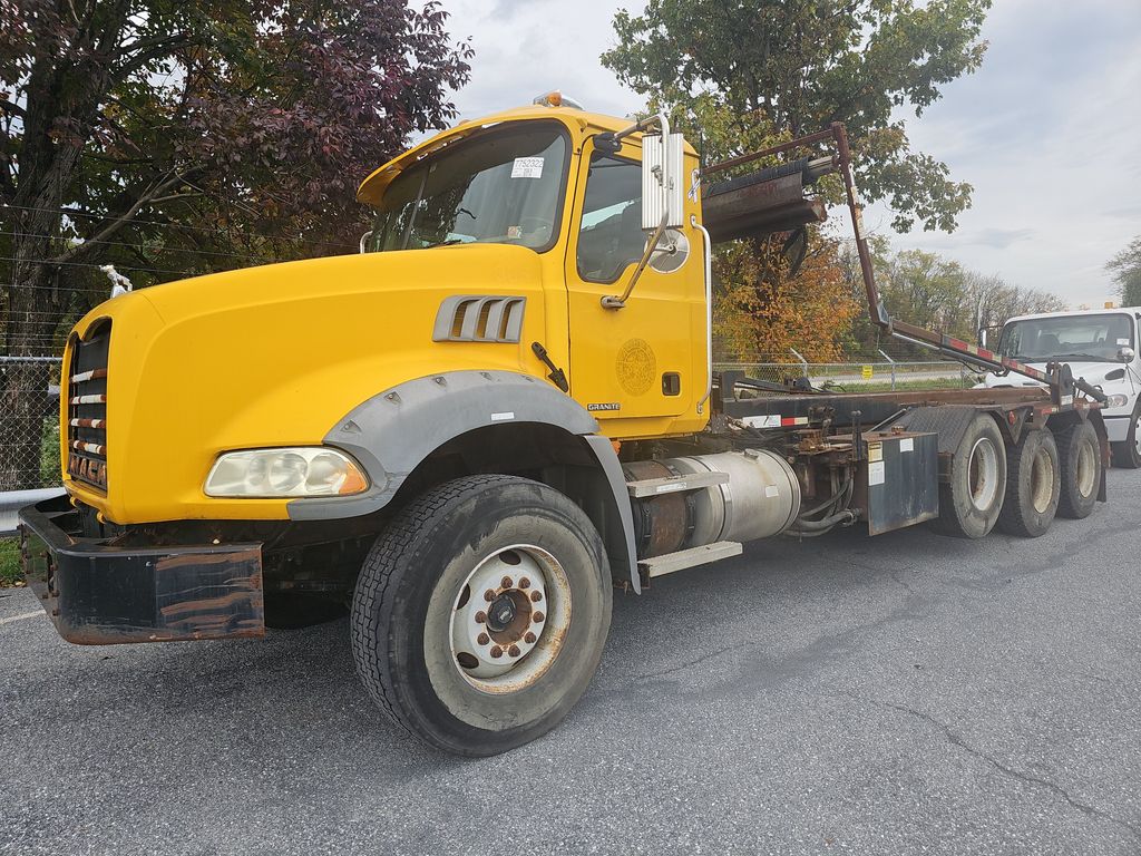 2007 Mack 700 photo