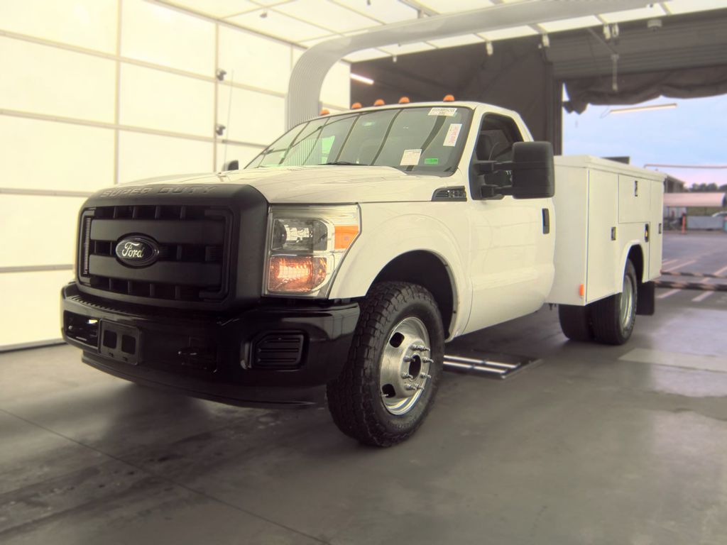 2015 Ford F-350 DRW XL photo