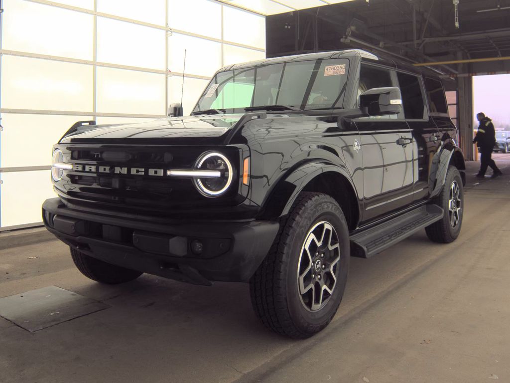 2025 Ford Bronco Outer Bank photo