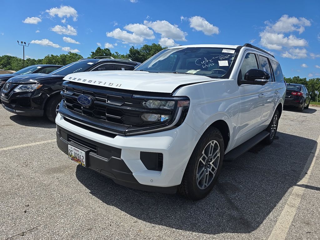 2025 Ford Expedit Active photo