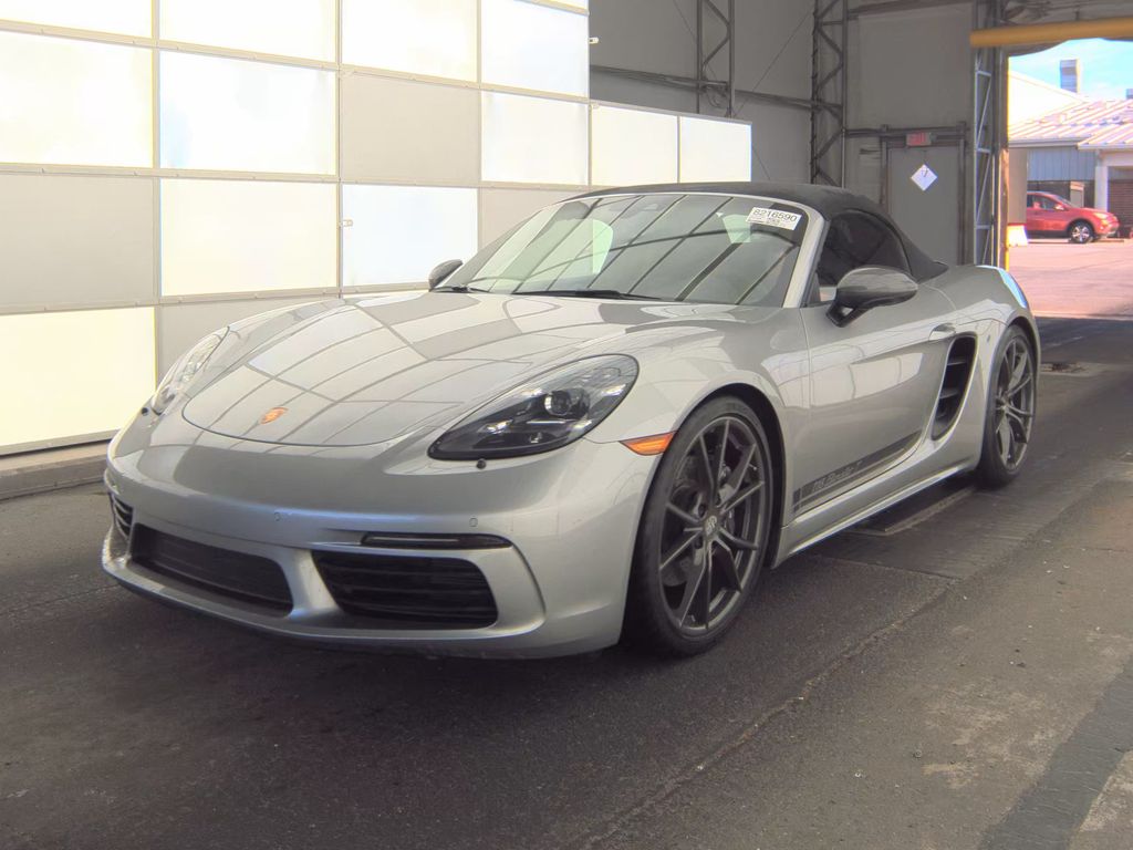 2022 Porsche 718 Boxster T photo