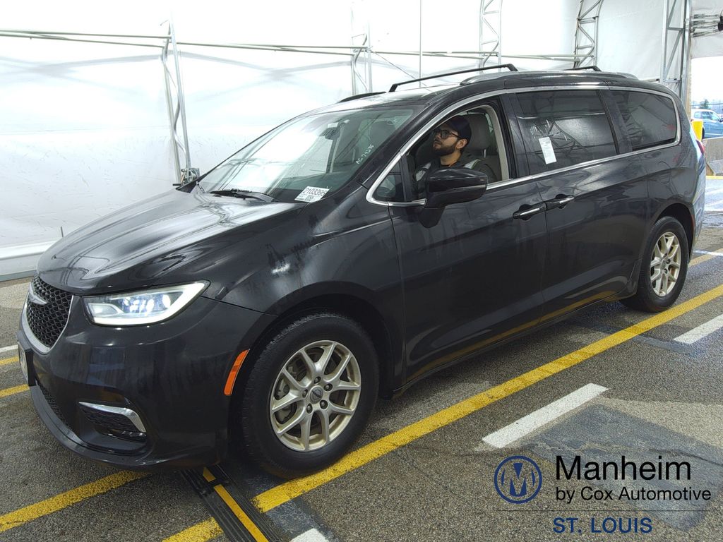 2021 Chrysler Pacifica Touring L photo