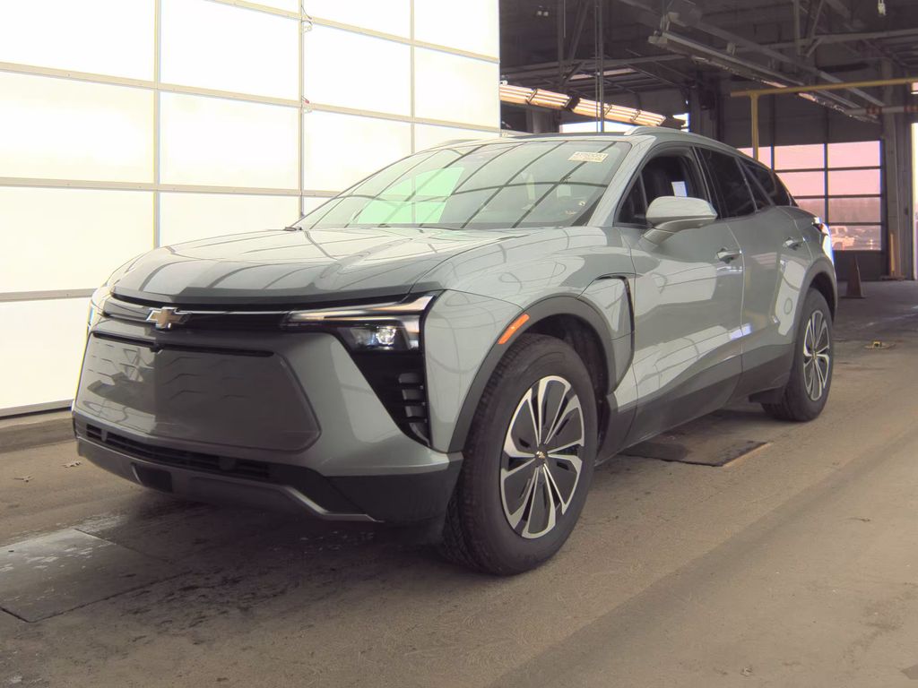 2025 Chevrolet Blazer FWD LT photo