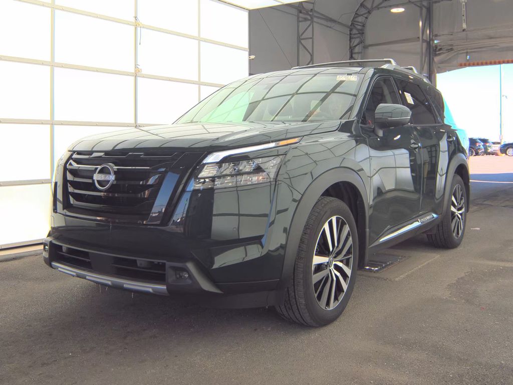 2025 Nissan Pathfinder Platinum photo