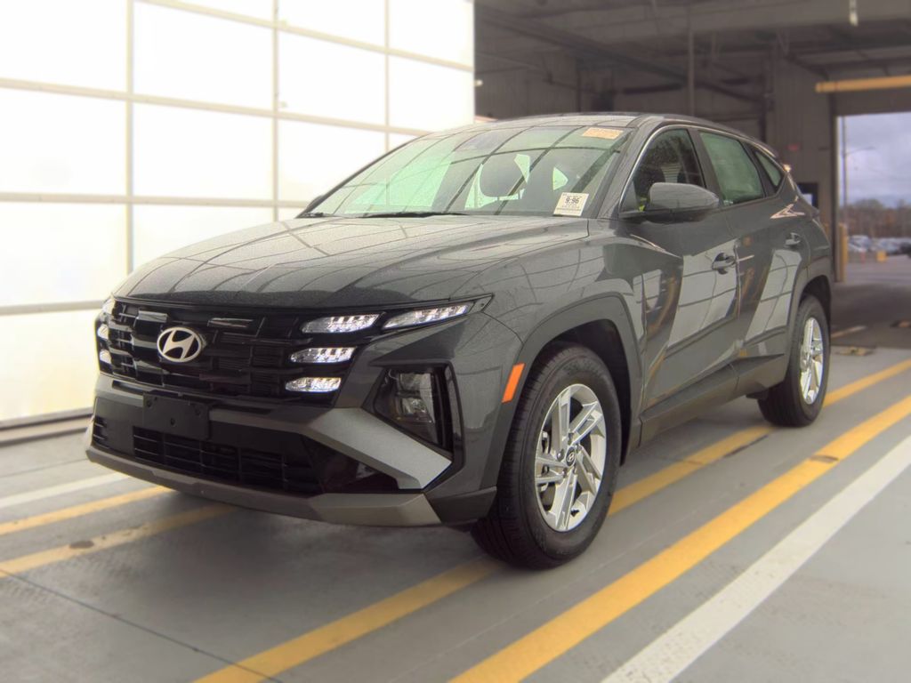 2025 Hyundai Tucson SE photo