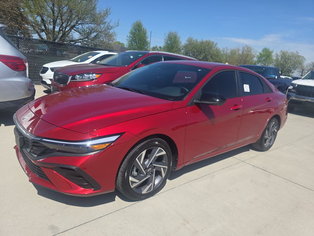 2025 Hyundai Elantra SEL Sport photo