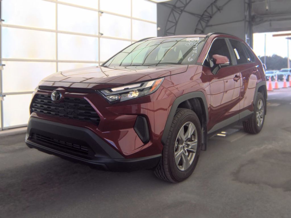2025 Toyota RAV4 XLE photo