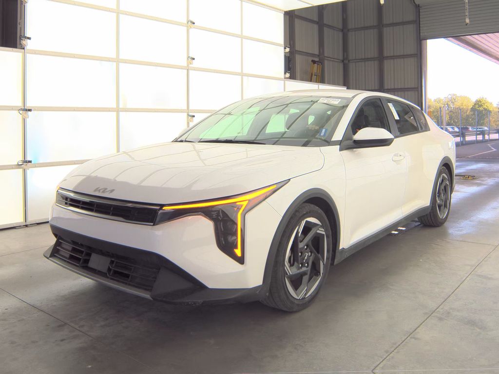 2025 Kia K4 EX photo