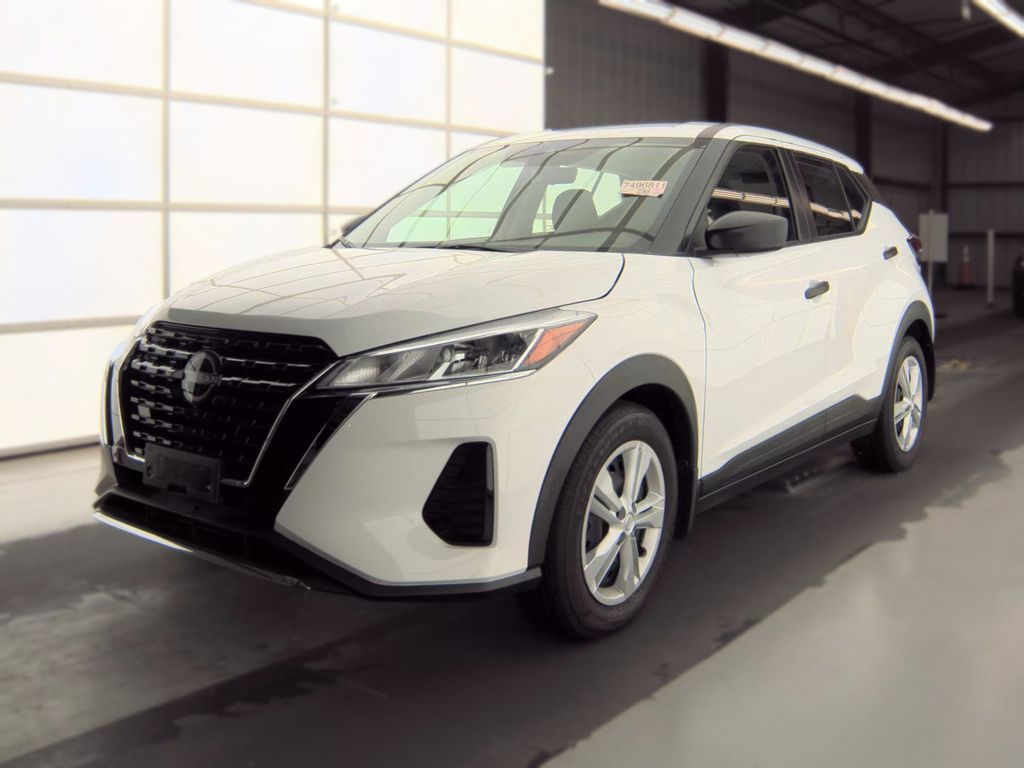 2025 Nissan Kicks Play S photo