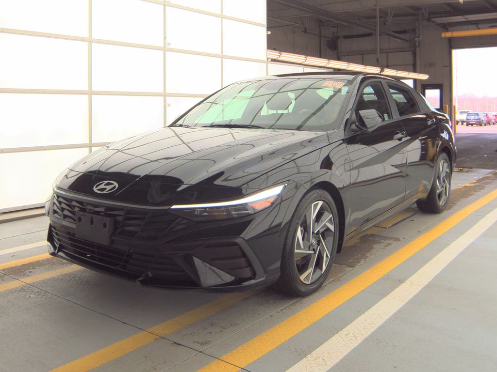 2025 Hyundai Elantra SEL Sport photo