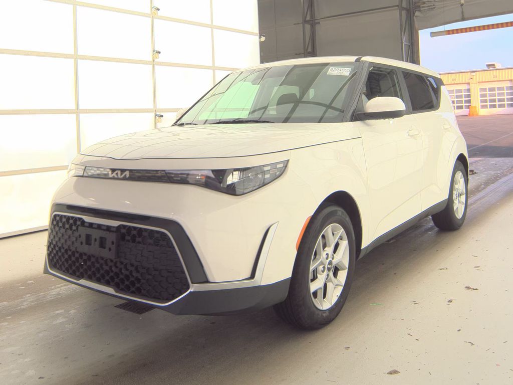 2025 Kia Soul LX photo