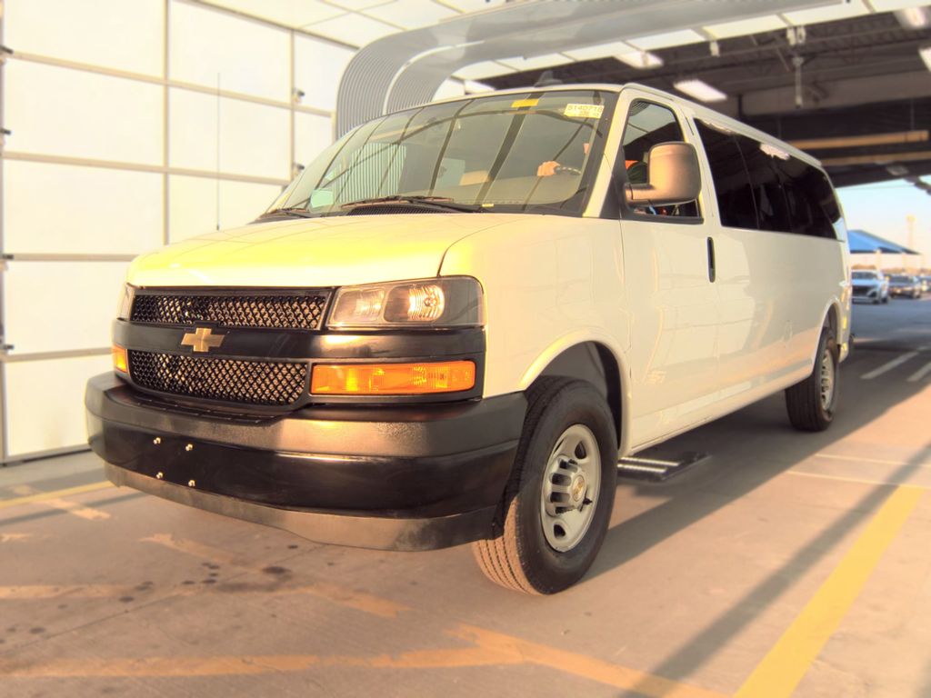2025 Chevrolet G3500 Pass LS photo