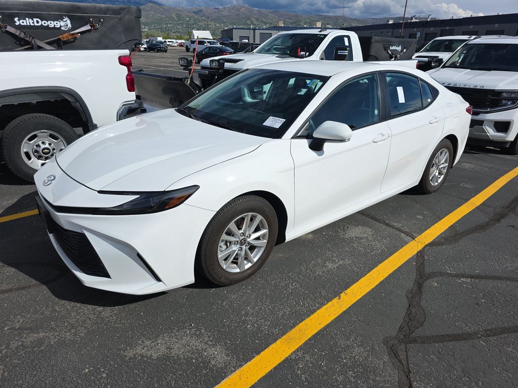 2025 Toyota Camry LE photo