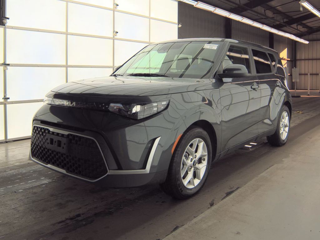 2025 Kia Soul LX photo