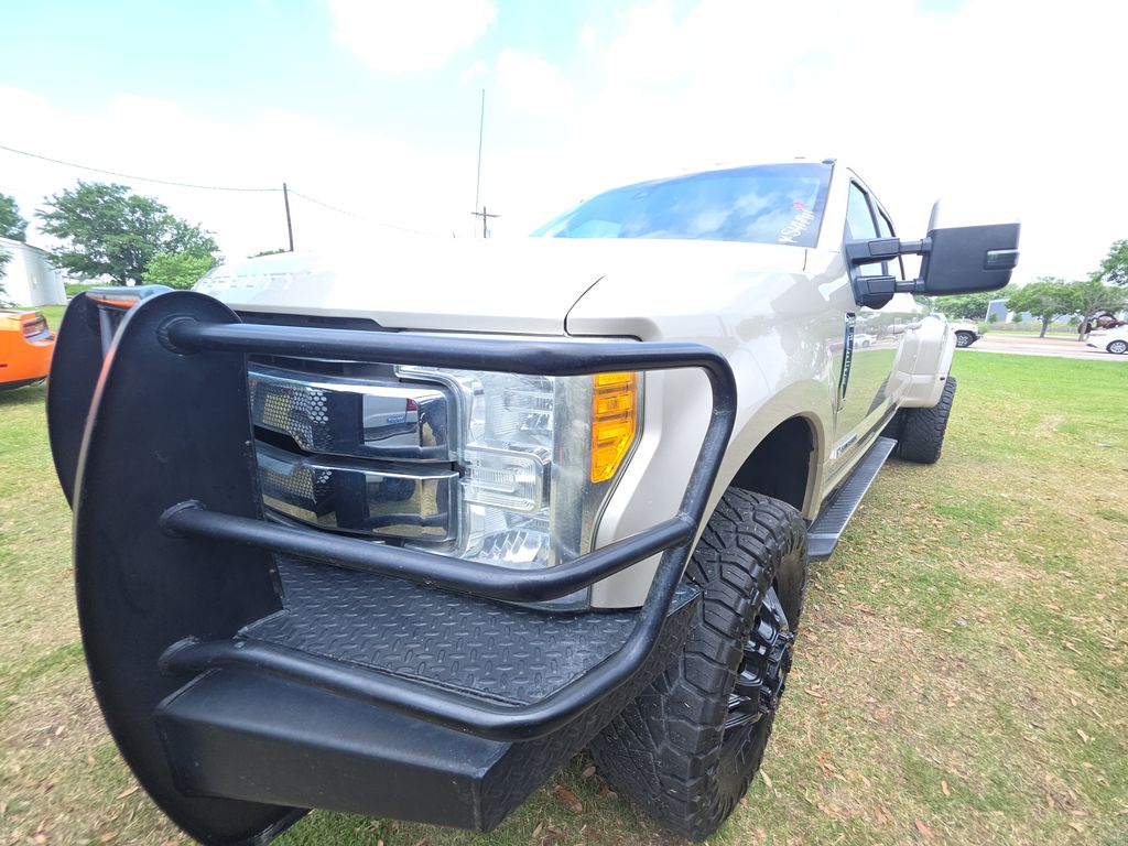 2017 Ford F-350 Lariat photo
