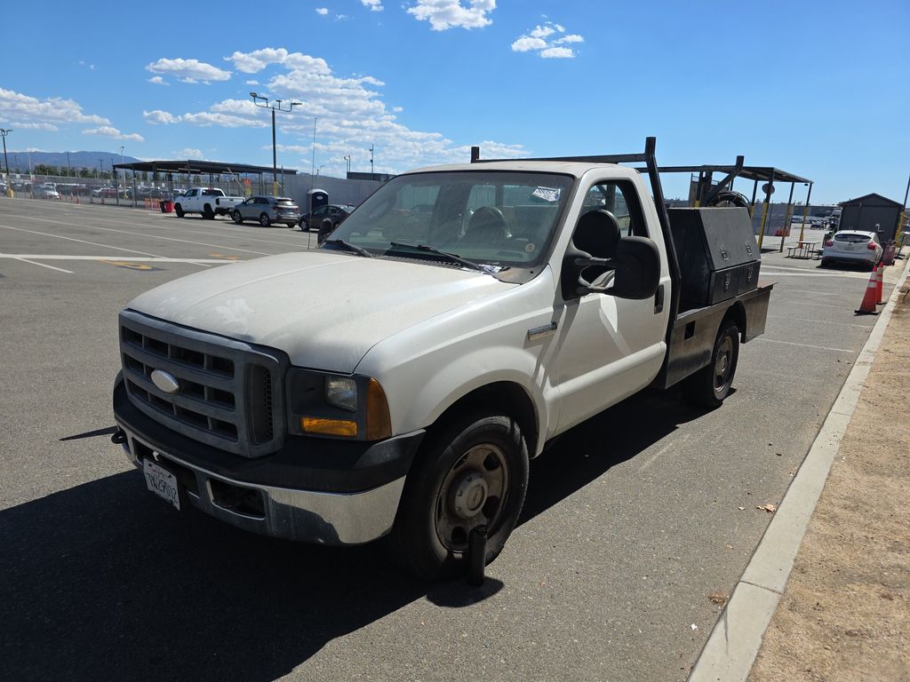2005 Ford F-350 SRW XL photo