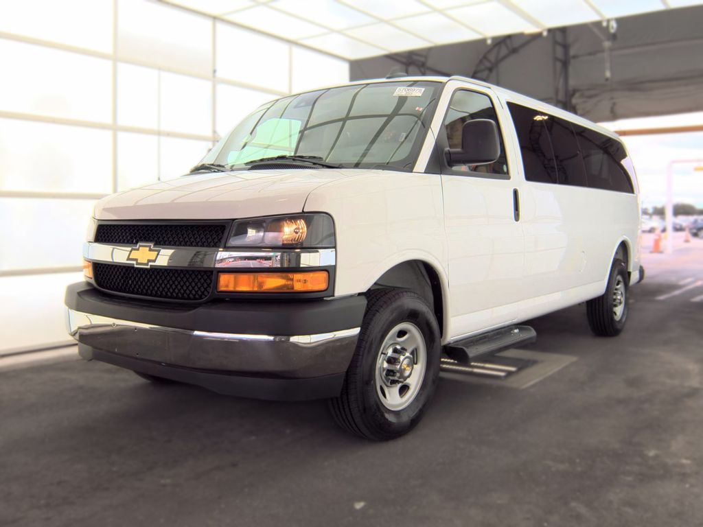 2025 Chevrolet 3500 LT photo