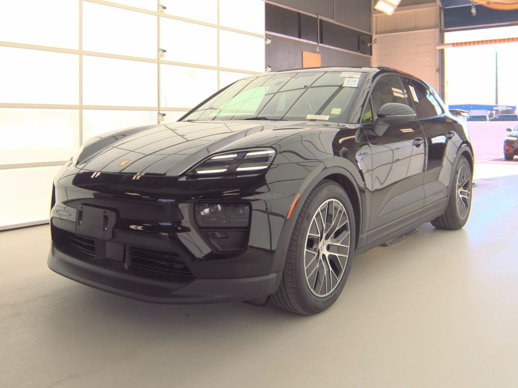 2025 Porsche Macan Electric photo