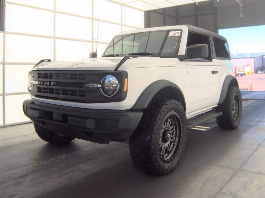 2021 Ford Bronco Base photo
