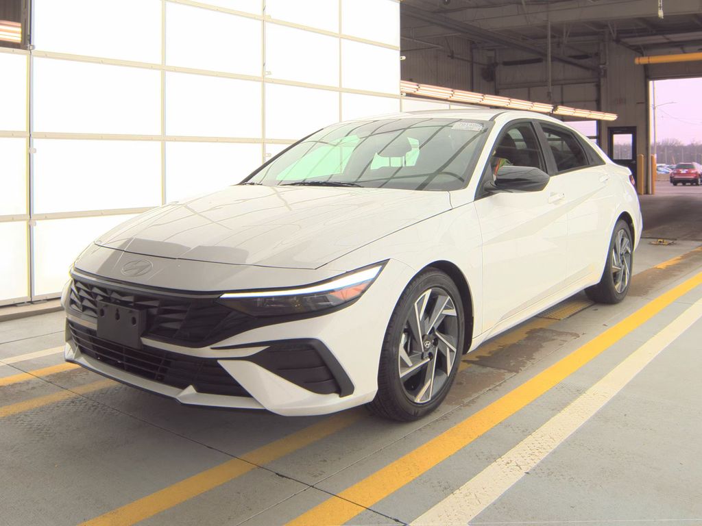 2025 Hyundai Elantra SEL Sport photo