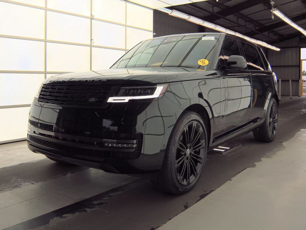 2025 Land Rover Range Rover SE photo