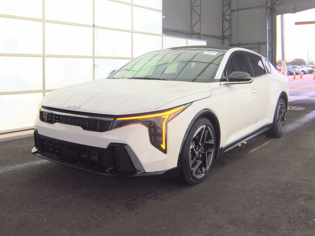2025 Kia K4 GT-Line photo